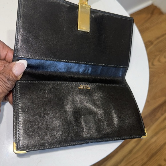 Gucci Bifold in great condition, with the Red/Green. Pre-Loved - Picture 2 of 8